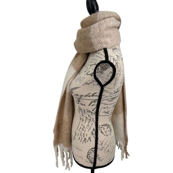 Steve‎ Madden Tassel Scarf Cream/Tan One Size NWT - Picture 6 of 10